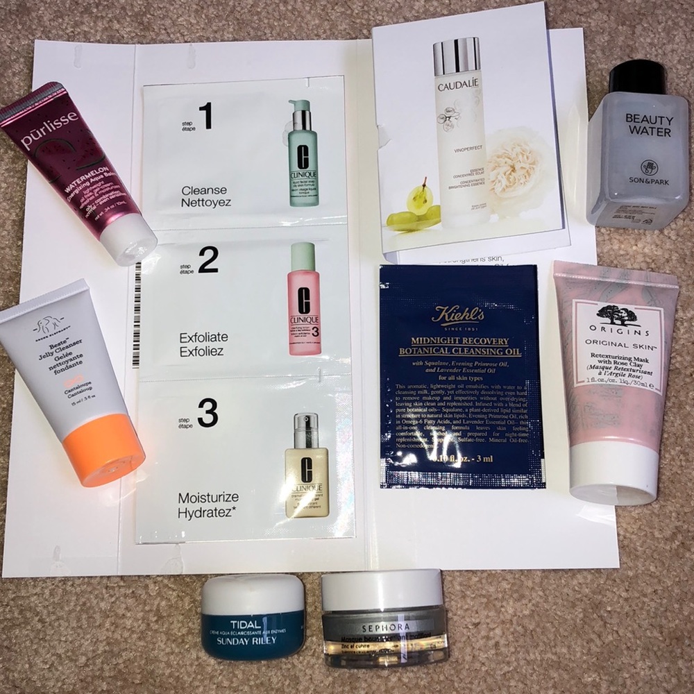 LOT OF SKINCARE SAMPLES 💕